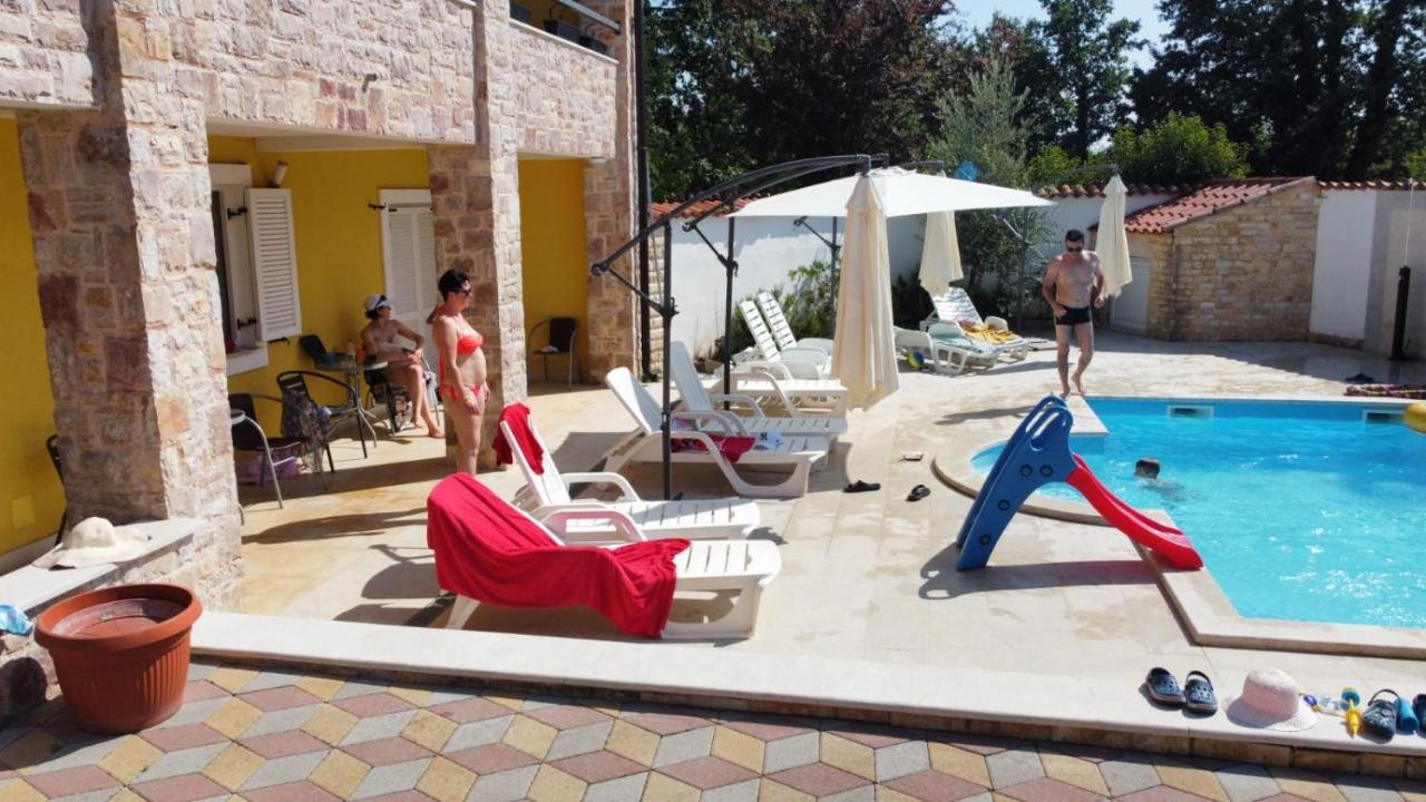 Apartments Villa Mimi Вишнян Екстер'єр фото