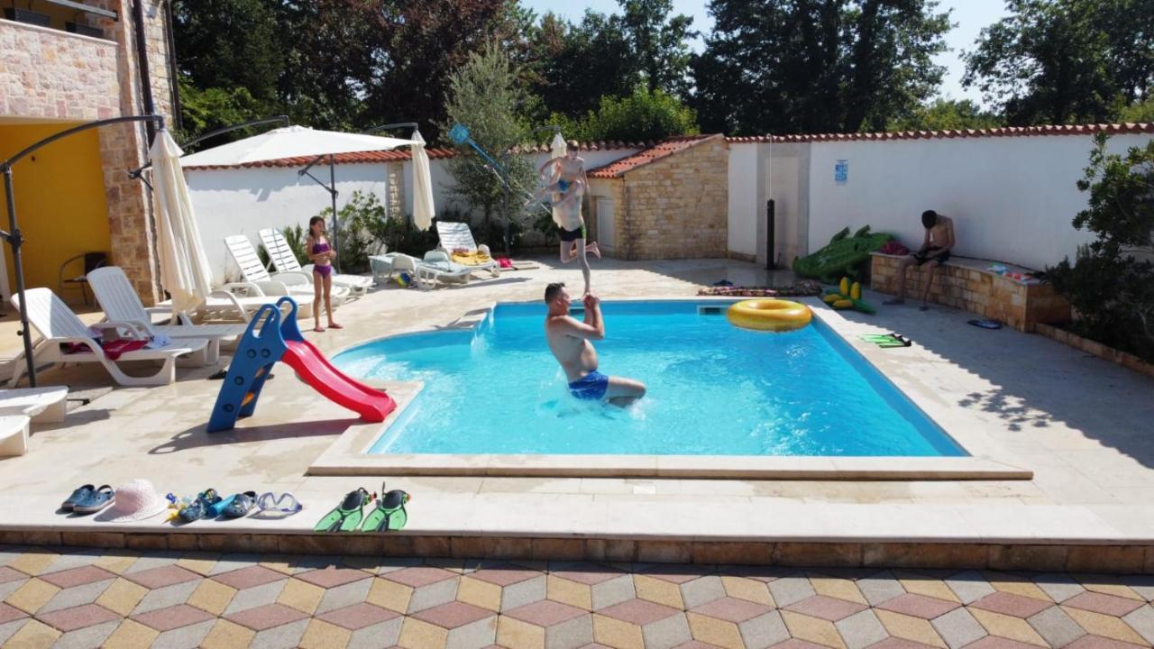Apartments Villa Mimi Вишнян Екстер'єр фото