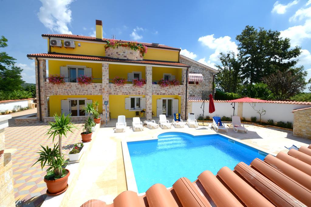 Apartments Villa Mimi Вишнян Екстер'єр фото