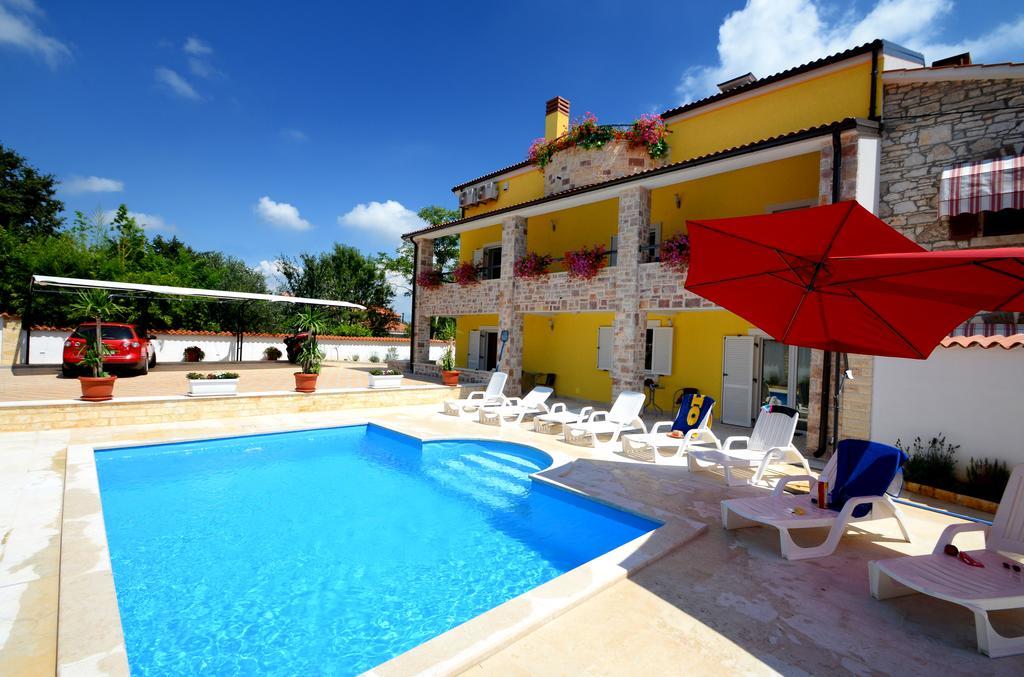 Apartments Villa Mimi Вишнян Екстер'єр фото